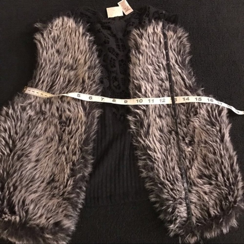 DayTrip Faux Fur Cropped Vest Size Medium M - Picture 5 of 7